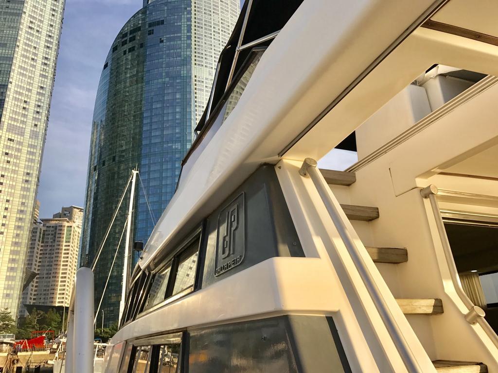 מלון בוסאן Sea And Yacht מראה חיצוני תמונה