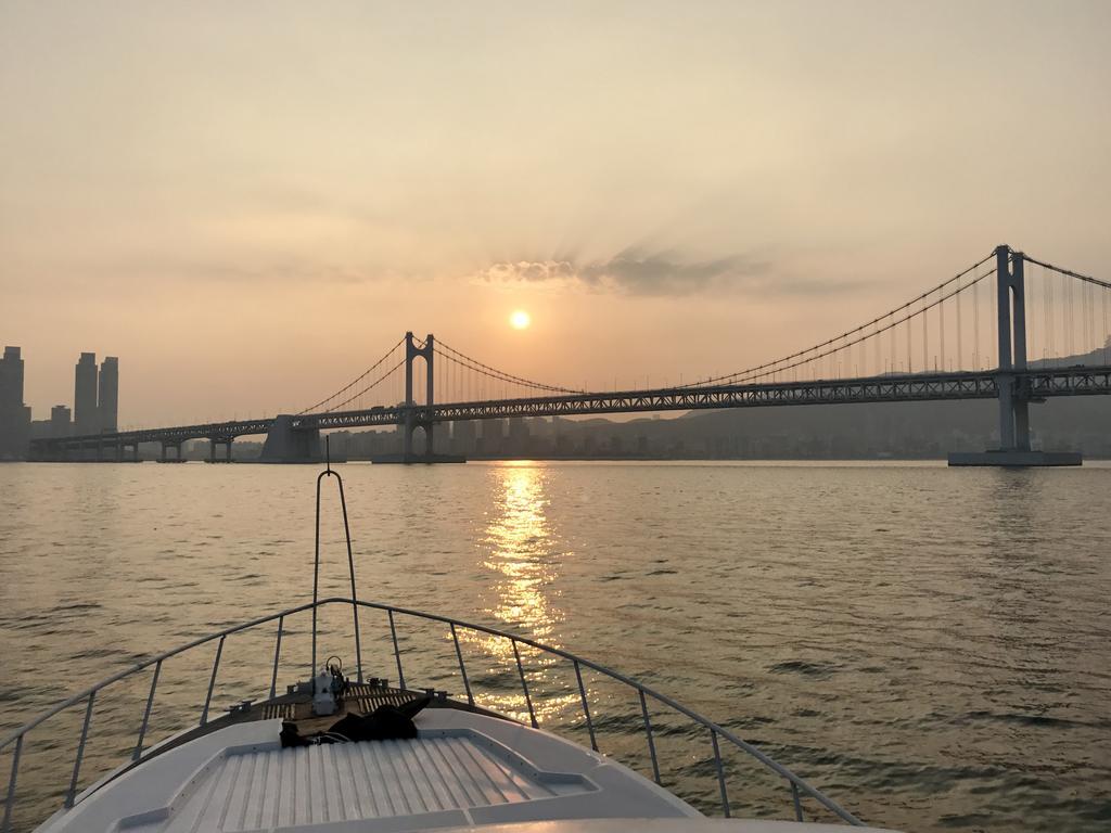 מלון בוסאן Sea And Yacht מראה חיצוני תמונה