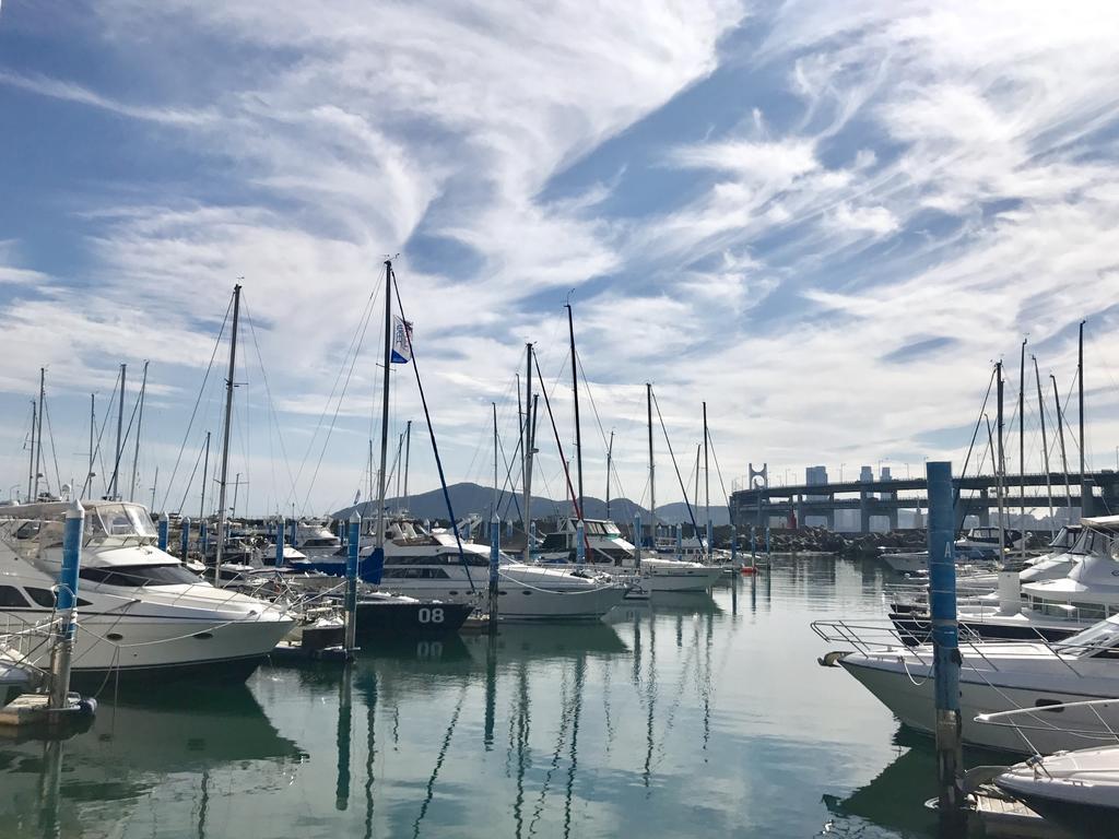 מלון בוסאן Sea And Yacht מראה חיצוני תמונה