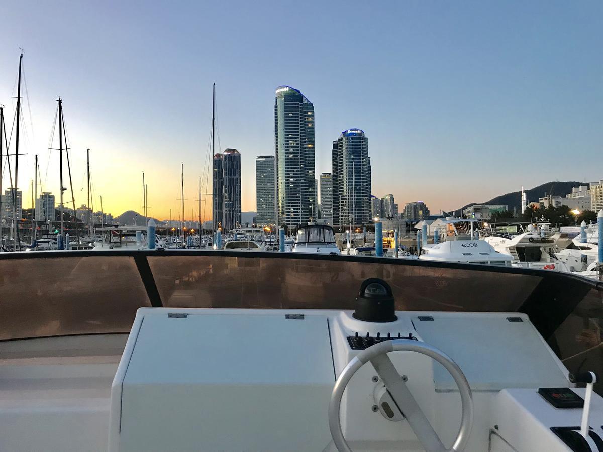 מלון בוסאן Sea And Yacht מראה חיצוני תמונה