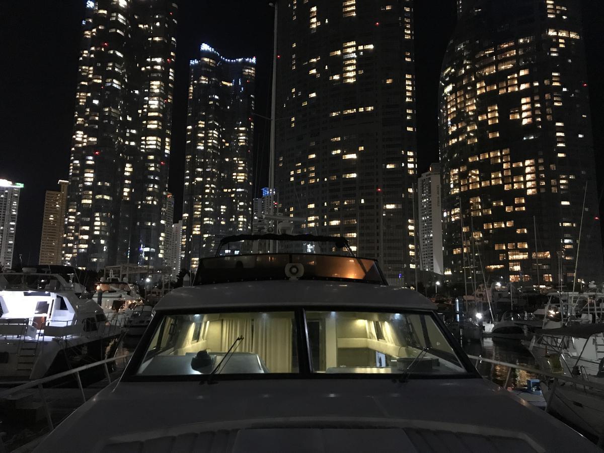 מלון בוסאן Sea And Yacht מראה חיצוני תמונה