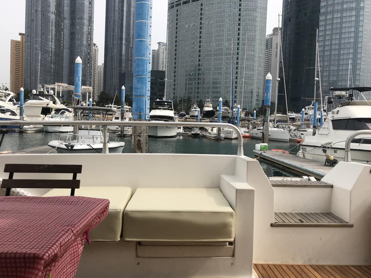מלון בוסאן Sea And Yacht מראה חיצוני תמונה